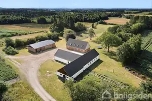 Landejendom på Frisbækvej 20, 8766 Nørre Snede