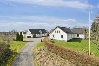 Landejendom på Vilhelm Skyttes Vej 7, Vium, 8620 Kjellerup