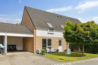Rækkehus på Lundsgårds Vænge 27, Villestofte, 5210 Odense NV