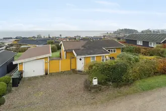 Fritidshus på Blombjergvej 8, Følle Strand, 8410 Rønde