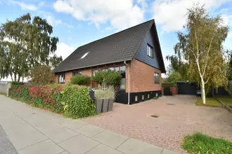 Villa på Lind Hovedgade 1, Lind, 7400 Herning