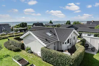 Fritidshus på Søbakken 27, Sandager Næs, 5610 Assens