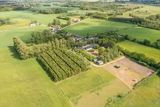 Landejendom på Peberhaven 8, Harritslev F, 5400 Bogense