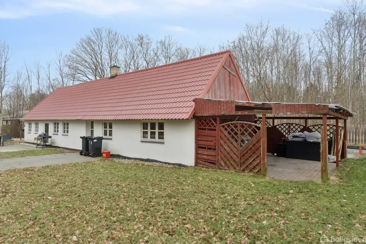 Opdateret villa, beliggende i naturskønt område