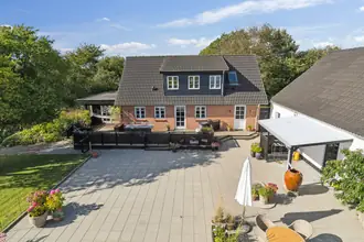 Landejendom på Vievej 12, Låstrup, 8832 Skals