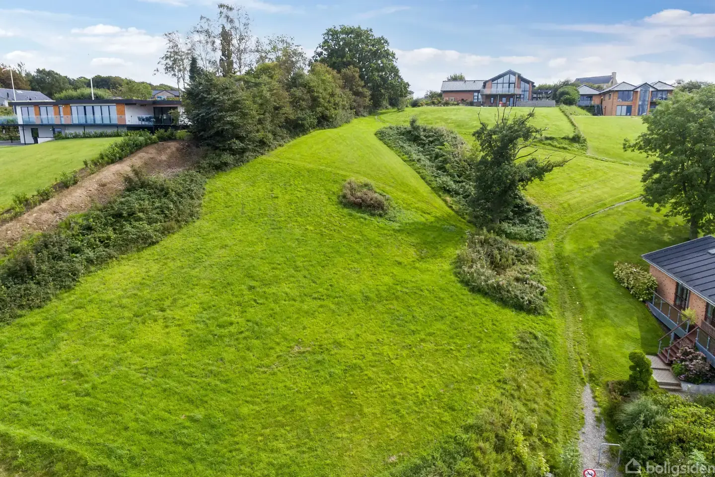 Skrånende grund med fjordudsigt i Hostrupskov - Visning 3