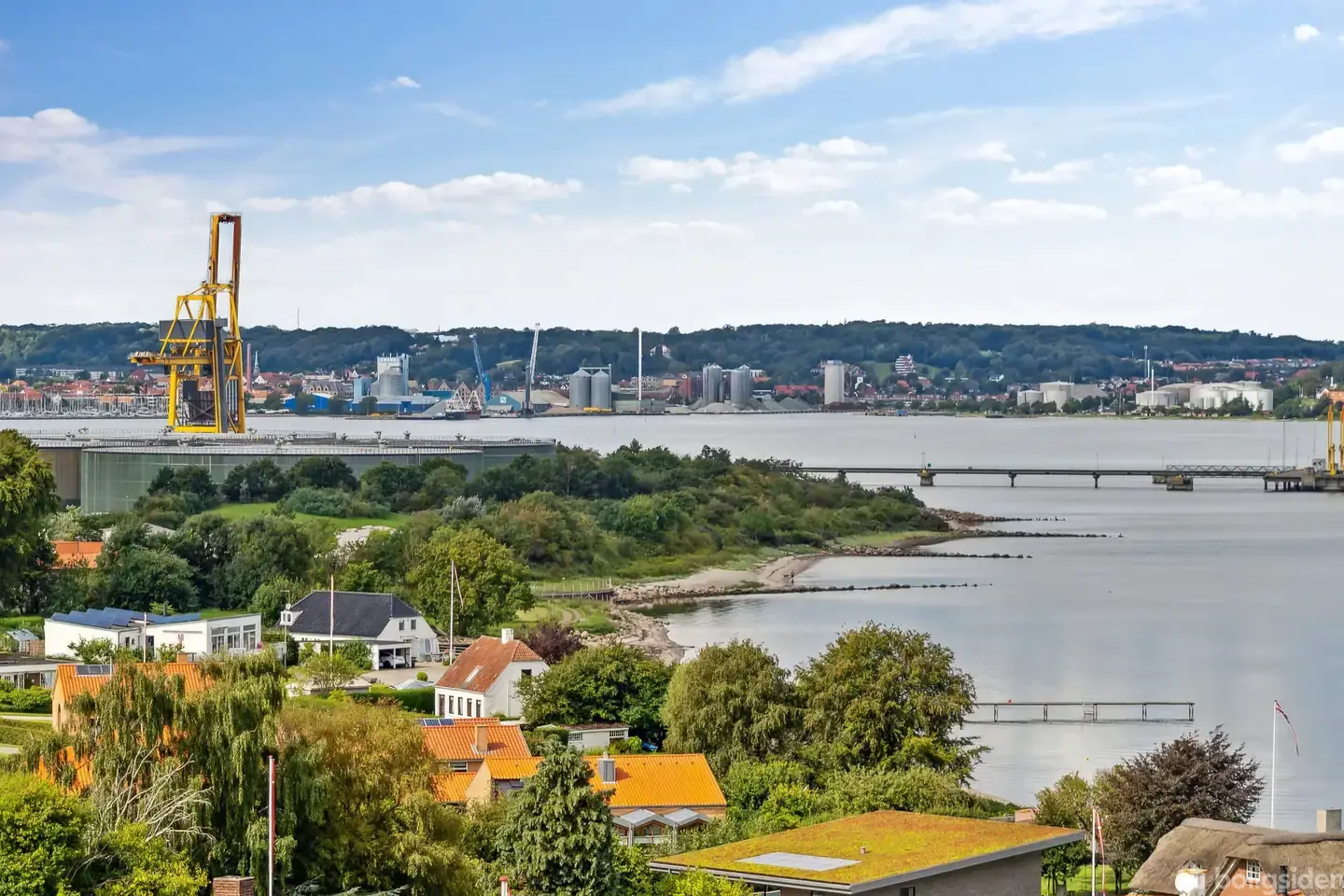 Skrånende grund med fjordudsigt i Hostrupskov - Visning 2