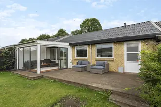 Rækkehus på Guldsmedevænget 127, Hjallese, 5260 Odense S