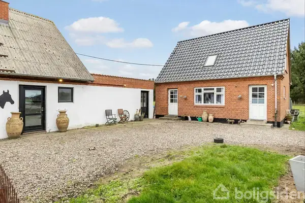 Landejendom på V Starengvej 595, 9700 Brønderslev