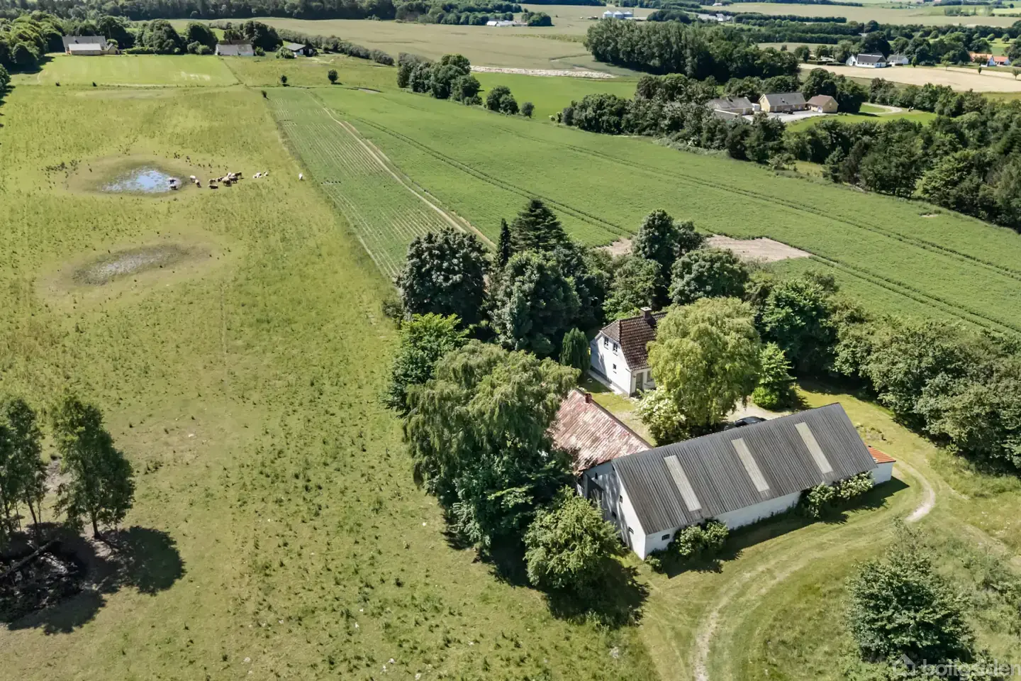 Landejendom på Lundholmvej 8, 9900 Frederikshavn