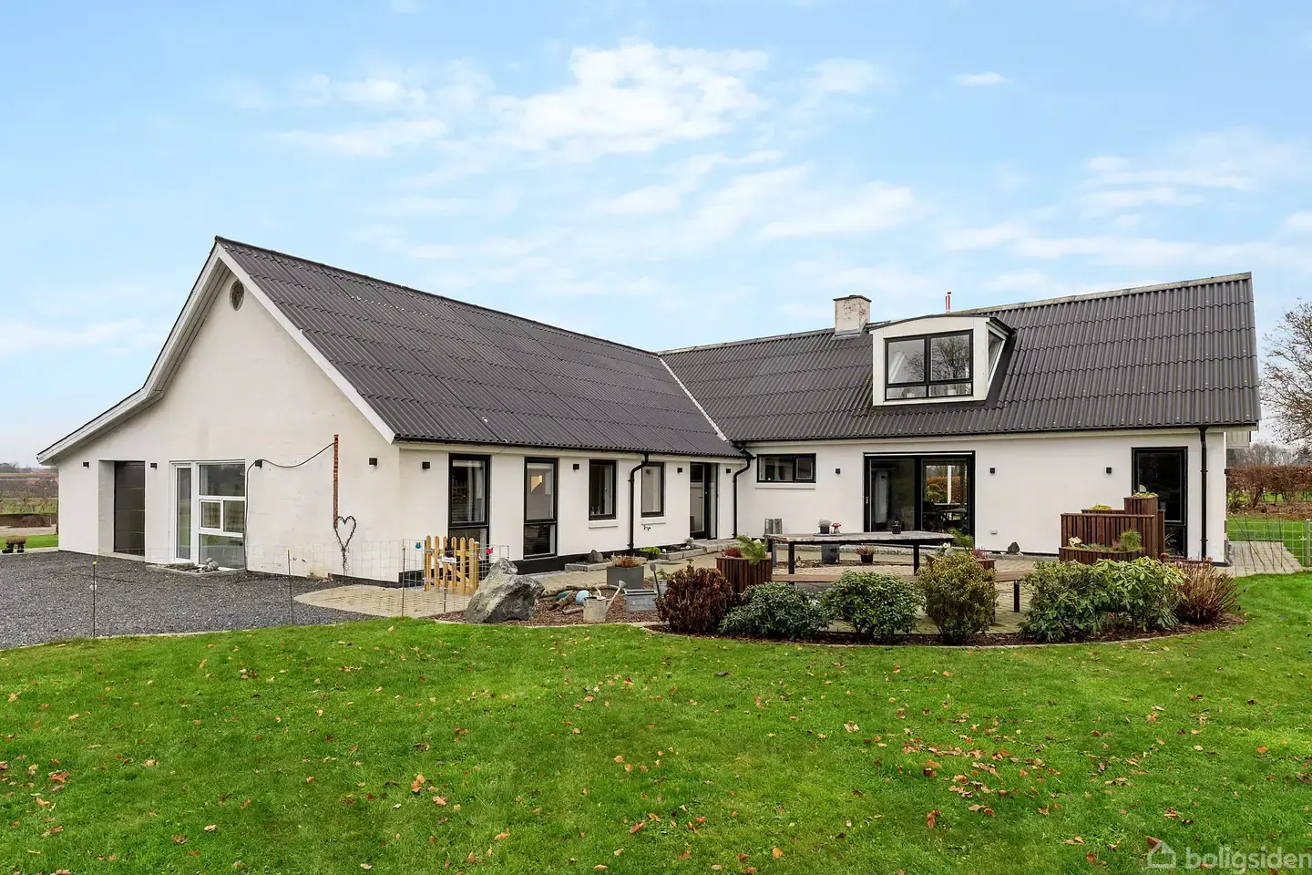 Landejendom på Lundbyvej 8, 7490 Aulum