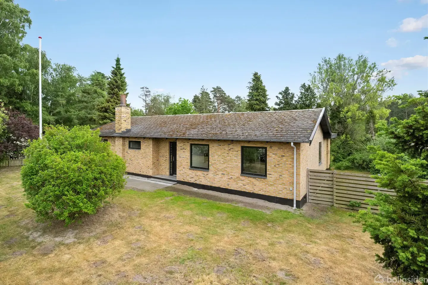 Moderniseret og indflytningsklar 1-plans villa
