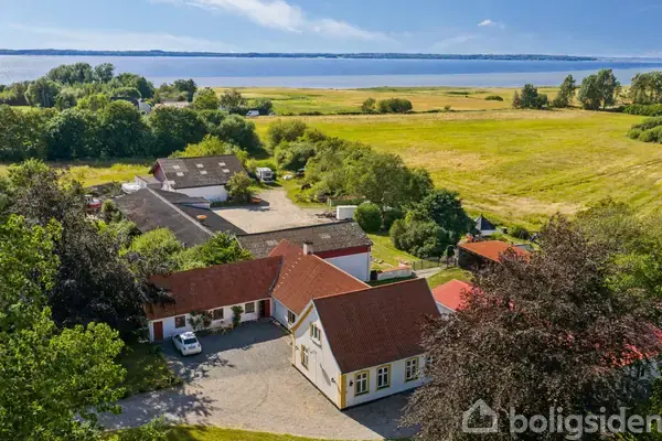 Landejendom på Græse Strandvej 68, 3600 Frederikssund