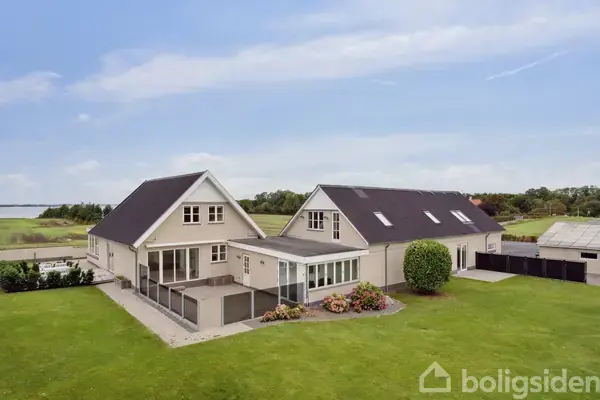 Landejendom på Ronæsbrovej 1, 5580 Nørre Aaby