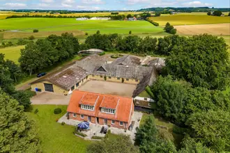 Landejendom på Bråskovvej 13, Tinghuse, 8783 Hornsyld