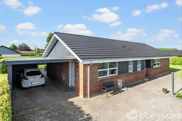 Villa på Jupitervej 49, 8723 Løsning