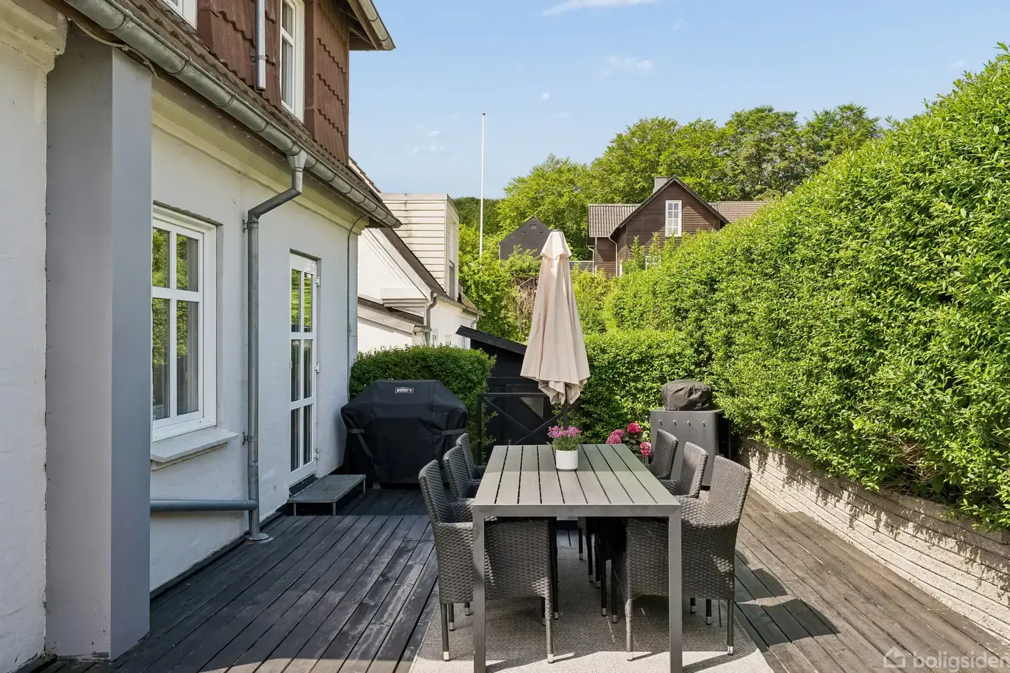 139 etagemeter direkte indflytningsklar villa med udsigt til hyggelig sø - View 3