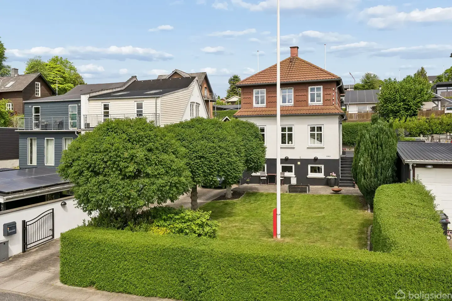 139 etagemeter direkte indflytningsklar villa med udsigt til hyggelig sø - View 2
