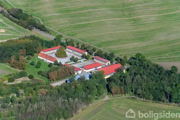 Landejendom på Louisendalvej 7, 9280 Storvorde