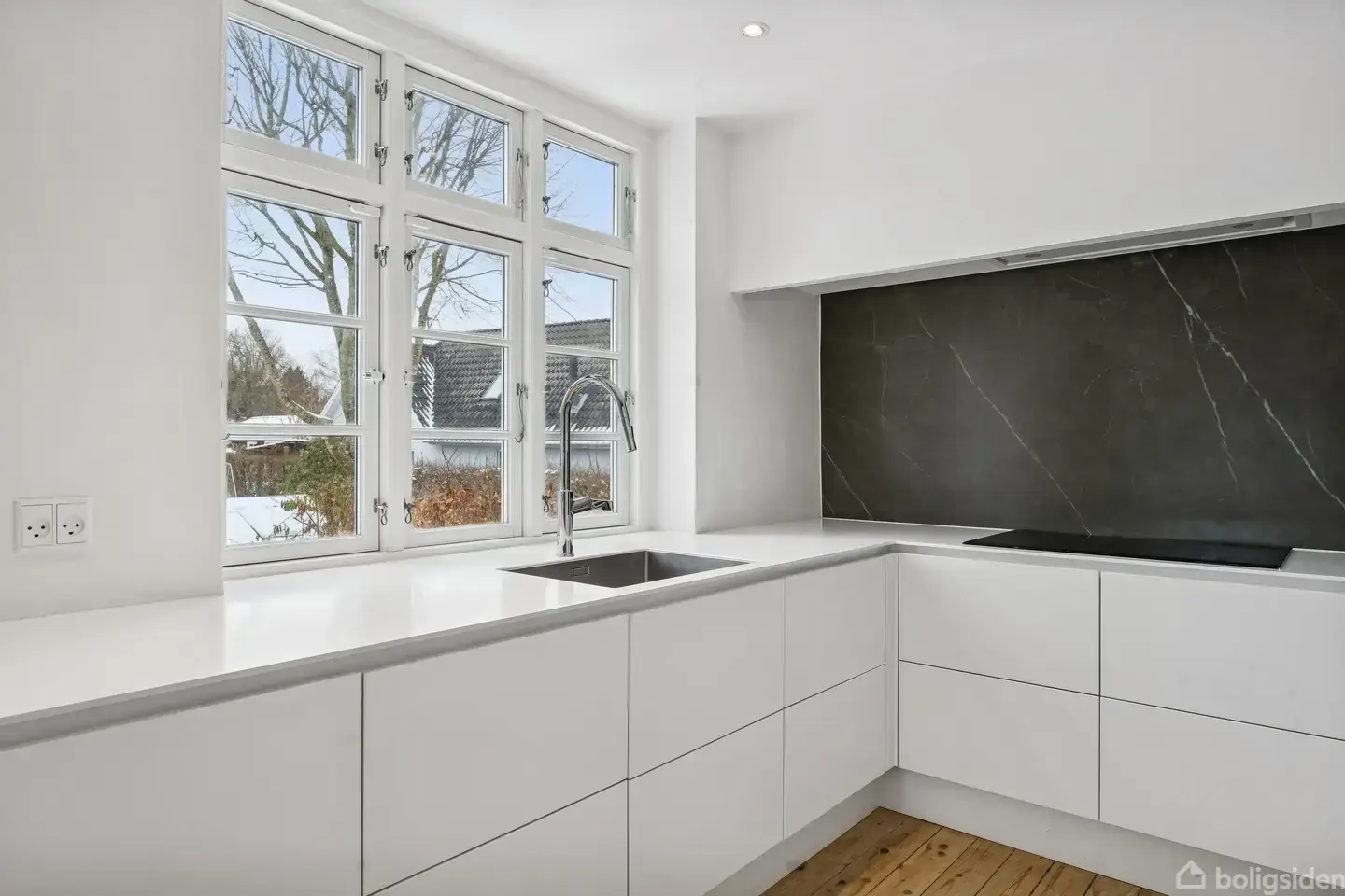 Imponerende smuk 3 plans villa på Søndermarksvej med solrig have / terrasse - Visning 5