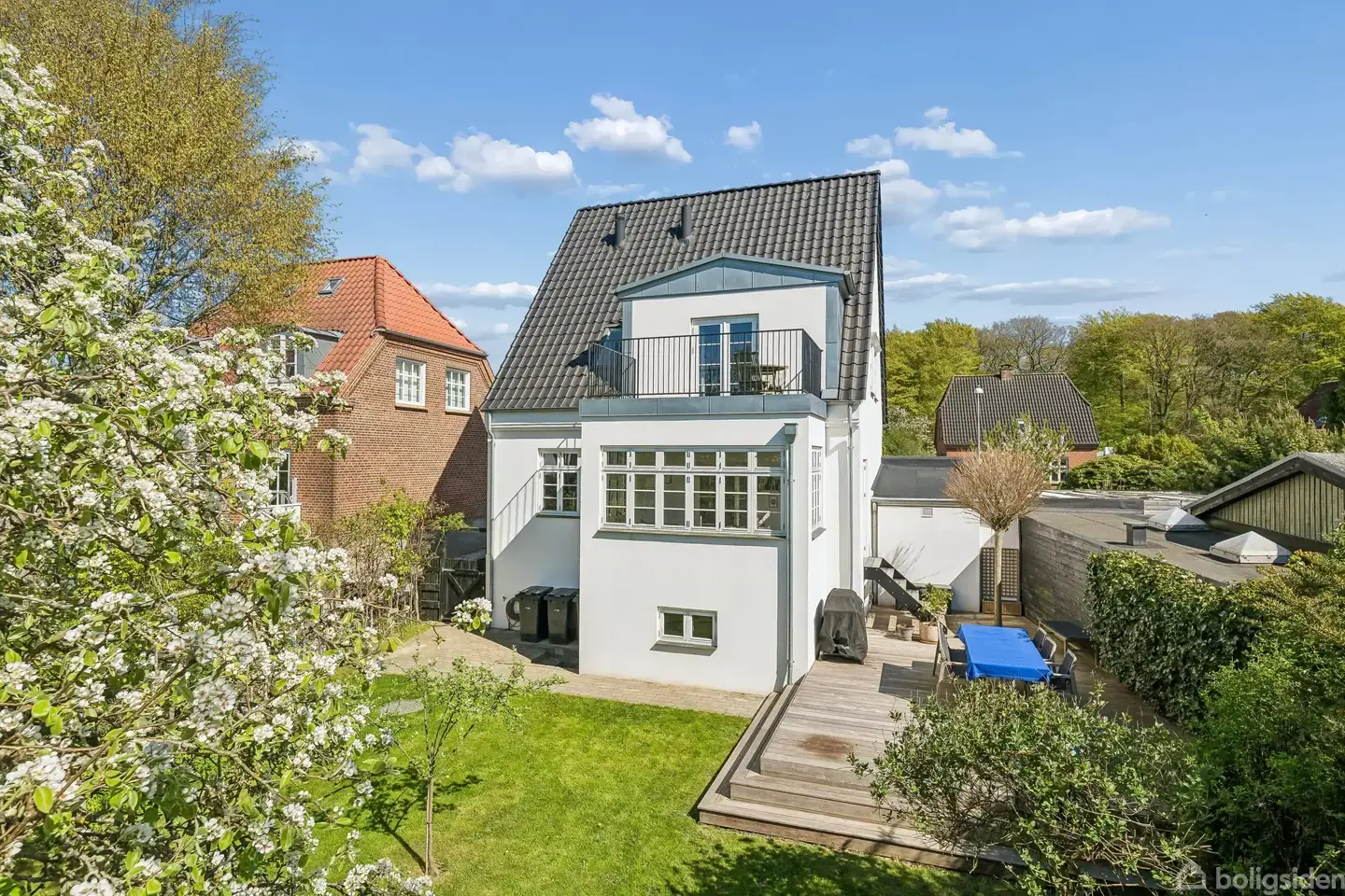 Imponerende smuk 3 plans villa på Søndermarksvej med solrig have / terrasse - Visning 2