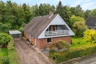 Villa på Spiræavej 22, 8462 Harlev J