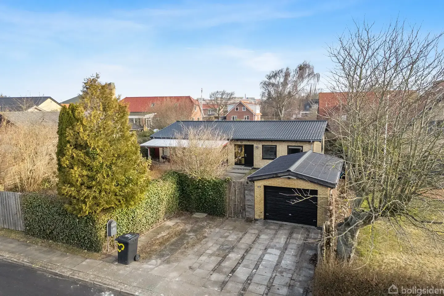 Etplansvilla med anneks og attraktiv beliggenhed i Digterkvarteret