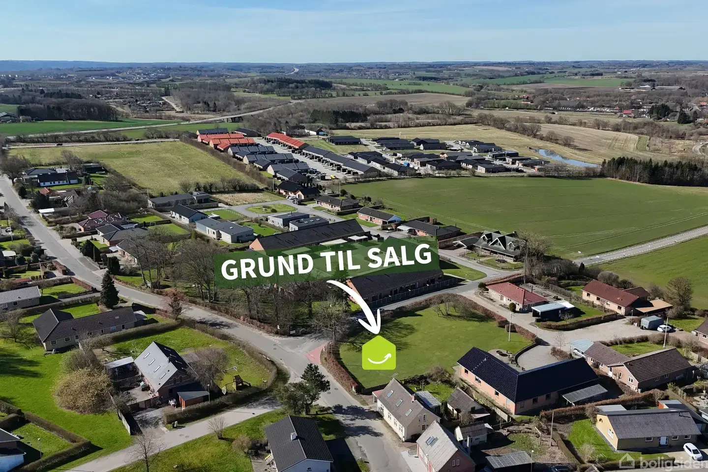 Zeme, 744 m²