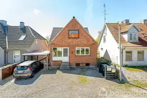 Villa på Stations Alléen 8, 4912 Harpelunde