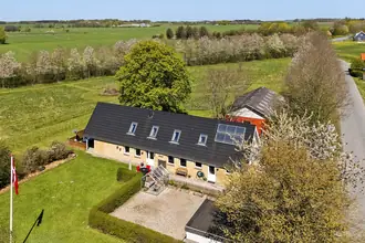 Villa på Karmarkvej 9, Laurbjerg, 8870 Langå