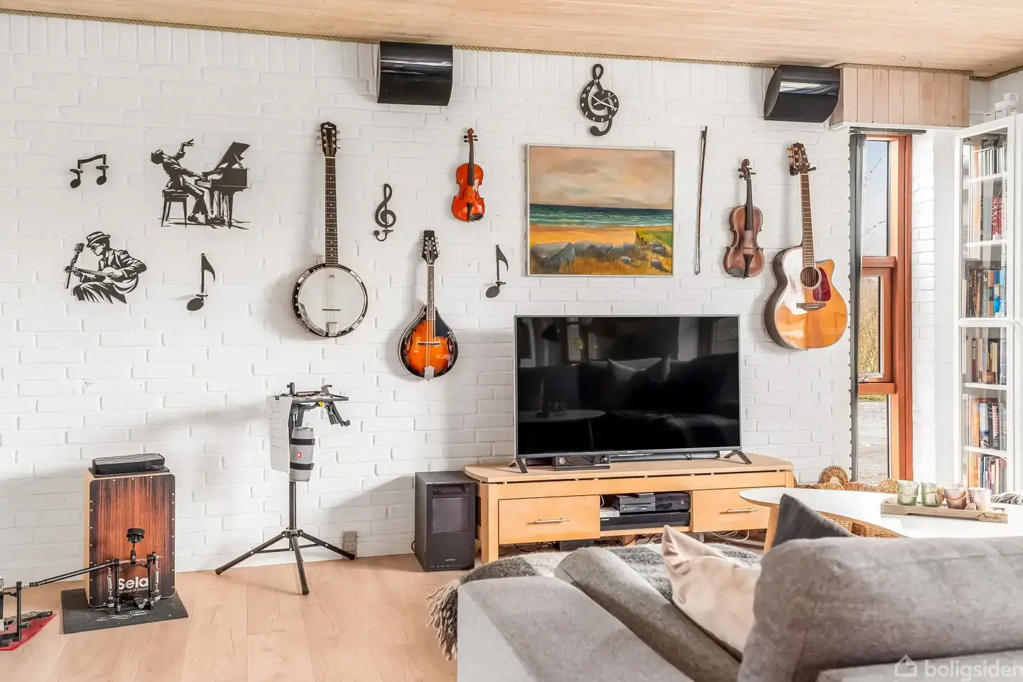 Rummelig villa med lys, plads og skøn have - Visning 5