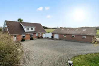 Landejendom på Drejergårdsvej 6, Frausing, 8620 Kjellerup