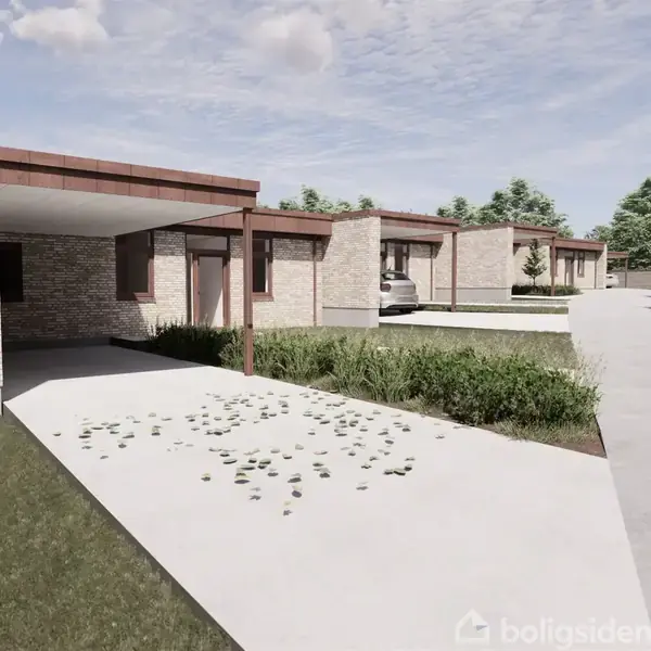 En række af moderne enfamiliehuse med flade tage står langs en snoet vej, omkranset af grønne buske og træer, under en blå himmel med skyer.