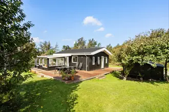 Fritidshus på Skovbakkevej 10, Lyngby, 9480 Løkken