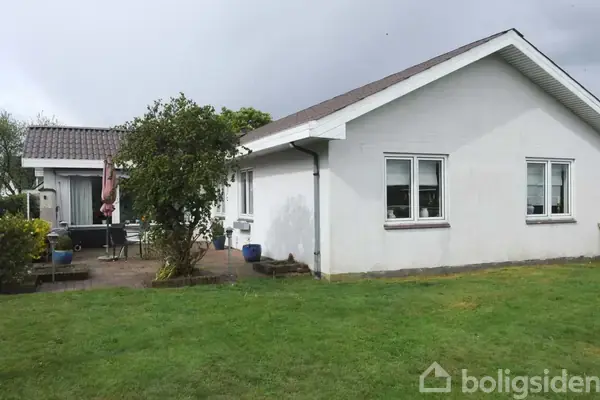 Villa på Hasselvej 1, 9600 Aars