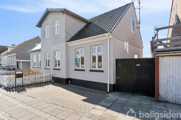 Rækkehus på Åkirkebyvej 16, 3700 Rønne