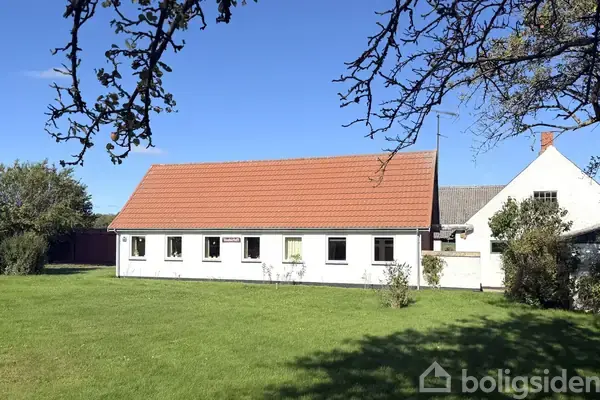 Landejendom på Vestermarievej 67, 3700 Rønne