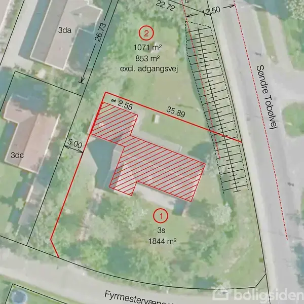 Ejendomstegning viser grund med hus markeret i rød skravering. Tekst: "853 m² excl. adgangsvej," "35.89," "2.55," "5.00," "1 3s 1844 m²," placeret ved Søndre Tobovej.