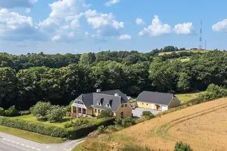 Landejendom på Århusvej 34, Ugelbølle, 8410 Rønde