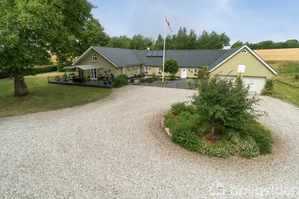 Landejendom på Møllebakken 11, 8850 Bjerringbro