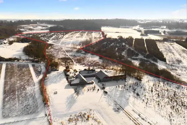 Landejendom på Storkestræde 4, 8752 Østbirk