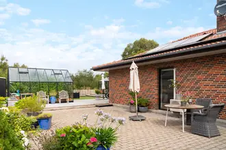 Villa på Hovbovej 6, 2680 Solrød Strand