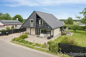 Villa på Tinningvej 21, 8382 Hinnerup