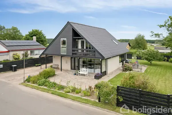Villa på Tinningvej 21, 8382 Hinnerup