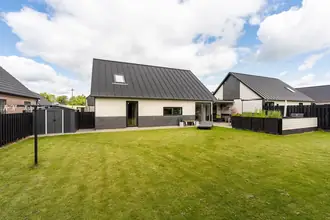 Villa på Hovvænget 4, Voldby, 8450 Hammel