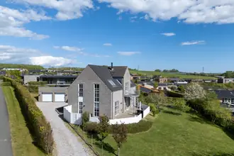 Villa på Lavritsdalsvej 7, Søften, 8382 Hinnerup