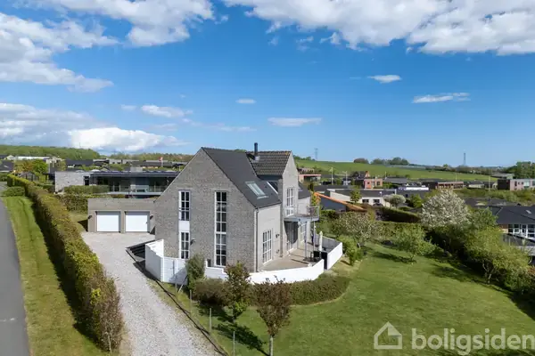 Villa på Lavritsdalsvej 7, 8382 Hinnerup