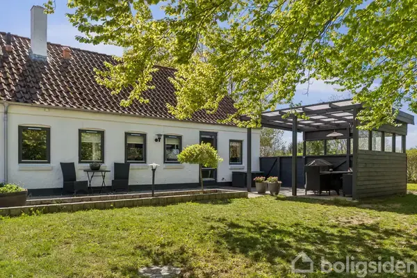 Landejendom på Skovengvej 8, 9382 Tylstrup