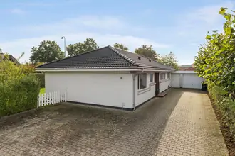 Villa på Thujavej 143, Dyrup, 5250 Odense SV