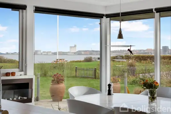 Villa på Fjordvejen 10, 7600 Struer